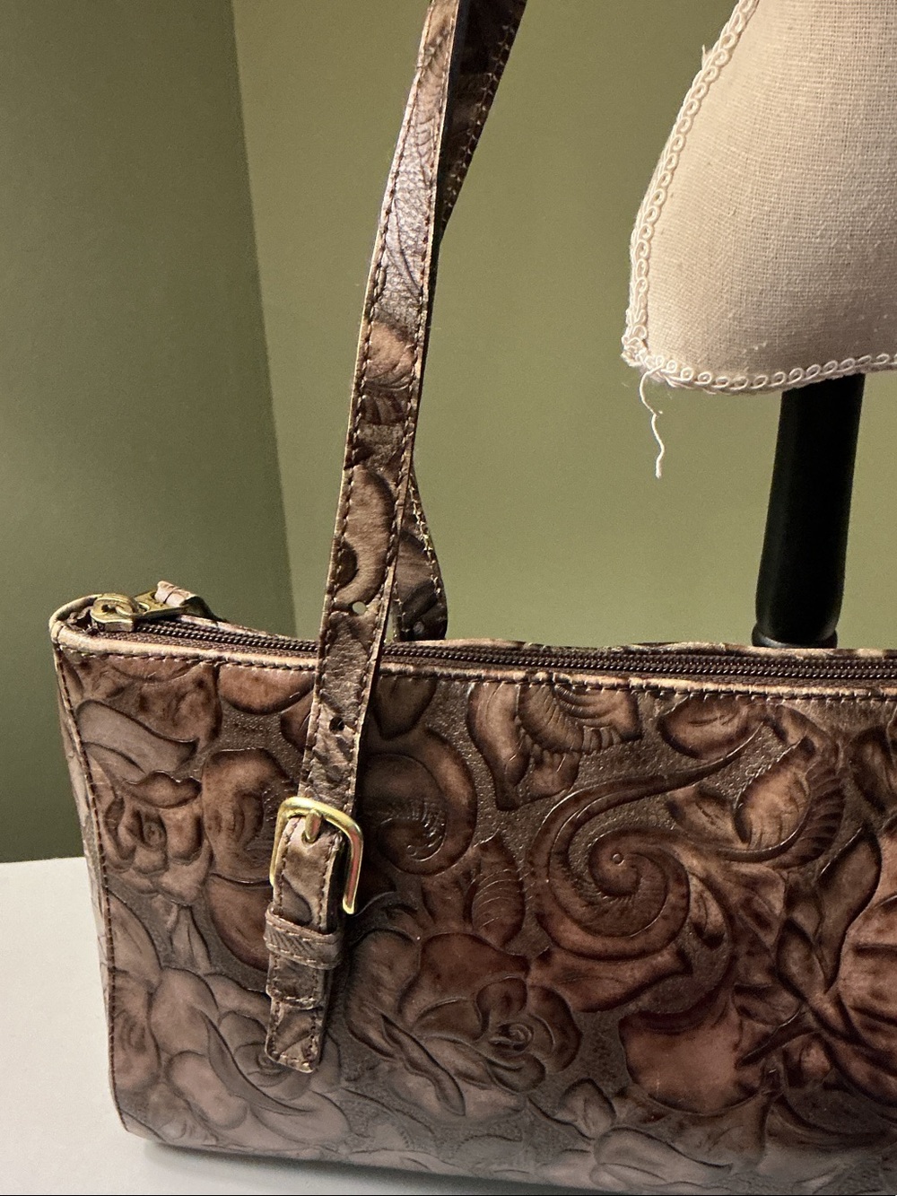 Brahmin Vintage 1990’s Elouise Rose Embossed Leather Chocolate Shoulder Bag EUC - Picture 7 of 13